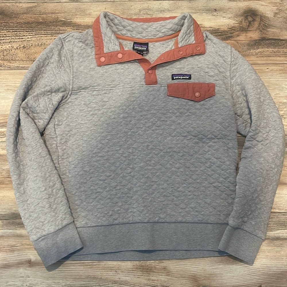 Patagonia Quilted Sweatshirt Pullover Women’s Medium Gray Orange Fitted Hiking